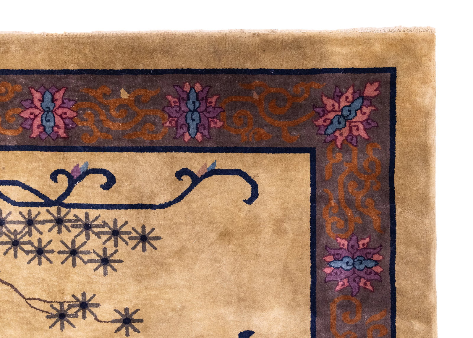 Mid 20th c Chinese Main Carpet - 3