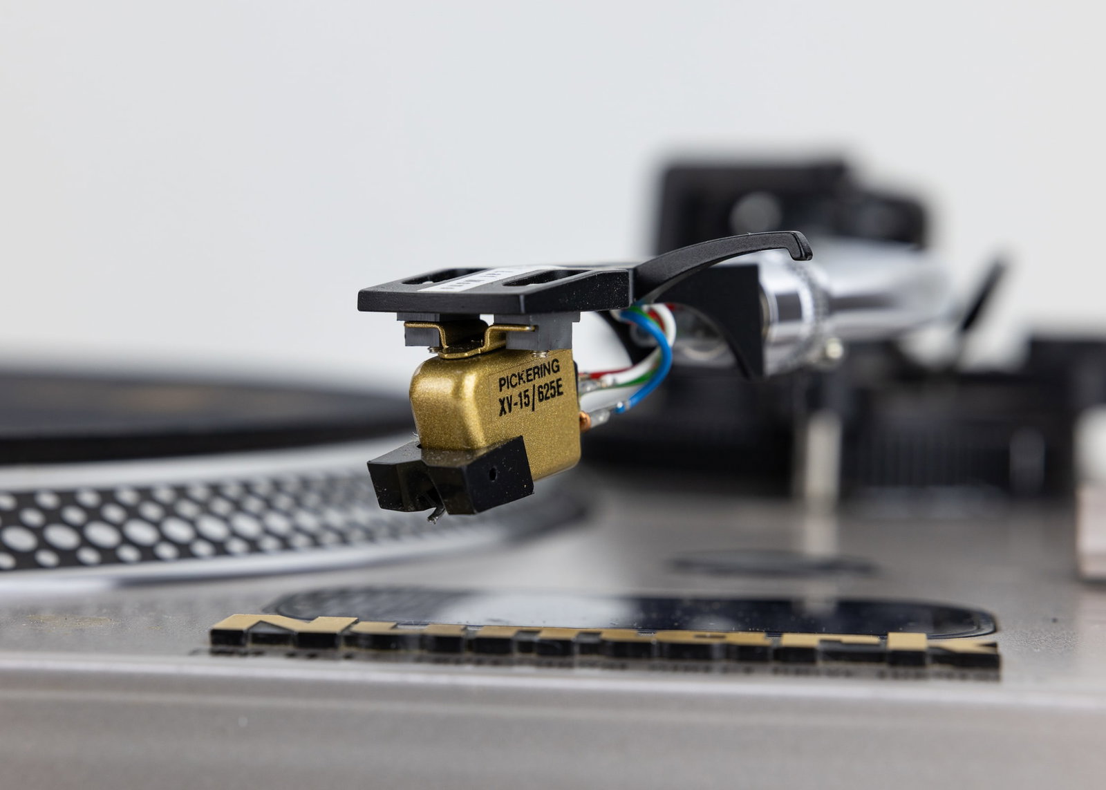Numark Pro TT-1 Turntable - 7