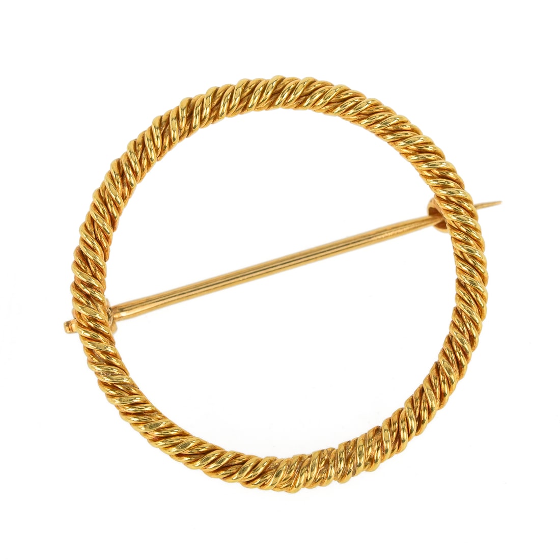14k Wreath Brooch Pin: 14k yellow gold rope twist design wreath brooch pin. 1" diameter. 4.38 grams t.w.