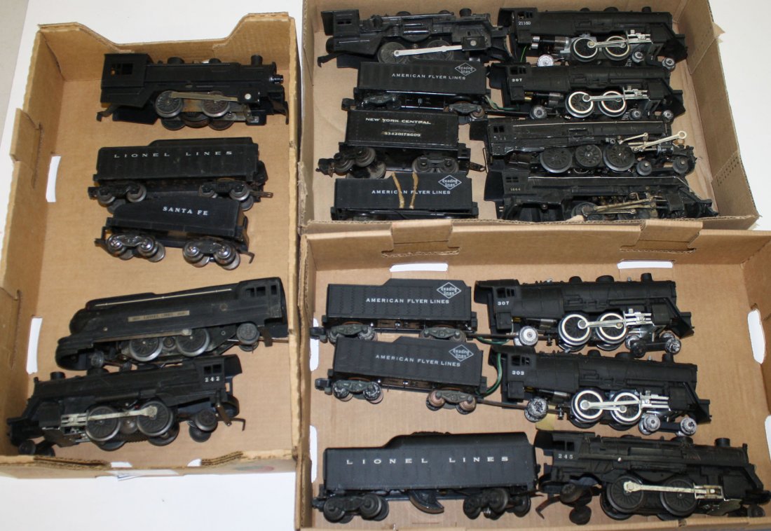 Lionel O Gauge train engines & tenders in various: Lionel O Gauge train engines & tenders in various condition- 19 pcs