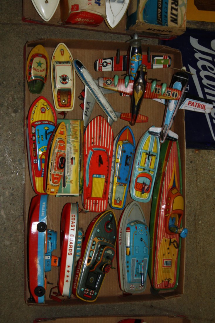 15 tin litho boats & airplanes- key-wind & friction: 15 tin litho boats & airplanes- key-wind & friction