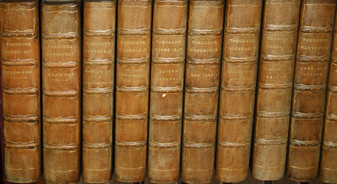 Theodore Roosevelt - Complete works Elkhorn Edition: Theodore Roosevelt - Complete works Elkhorn Edition Charles Scribner's Sons 1906 New york.- Twenty Eight Volumes - 3/4 gilt calf binding in excellent rarely read condition. Editioned 96/1000