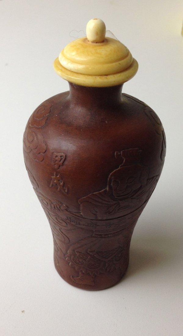 Gourd Chinese snuff bottle in vase form with deities: Gourd Chinese snuff bottle in vase form with deities decoration. Bone topper ca. 1900.