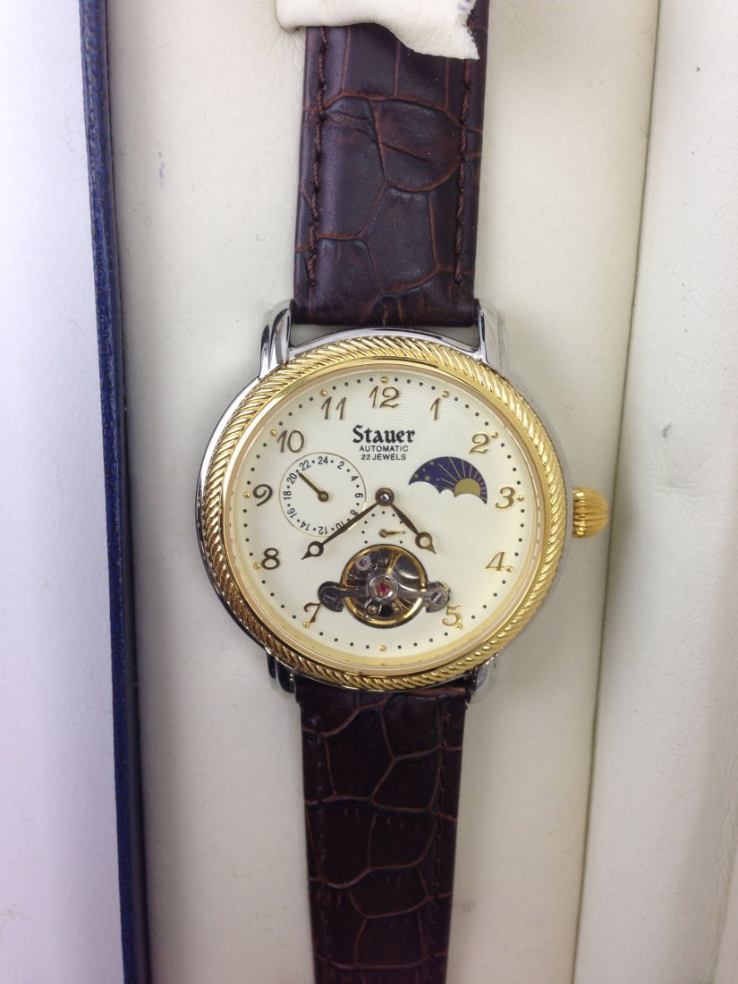 Men's Stauer 22 jewel automatic wrist watch in original: Men's Stauer 22 jewel automatic wrist watch in original box running.