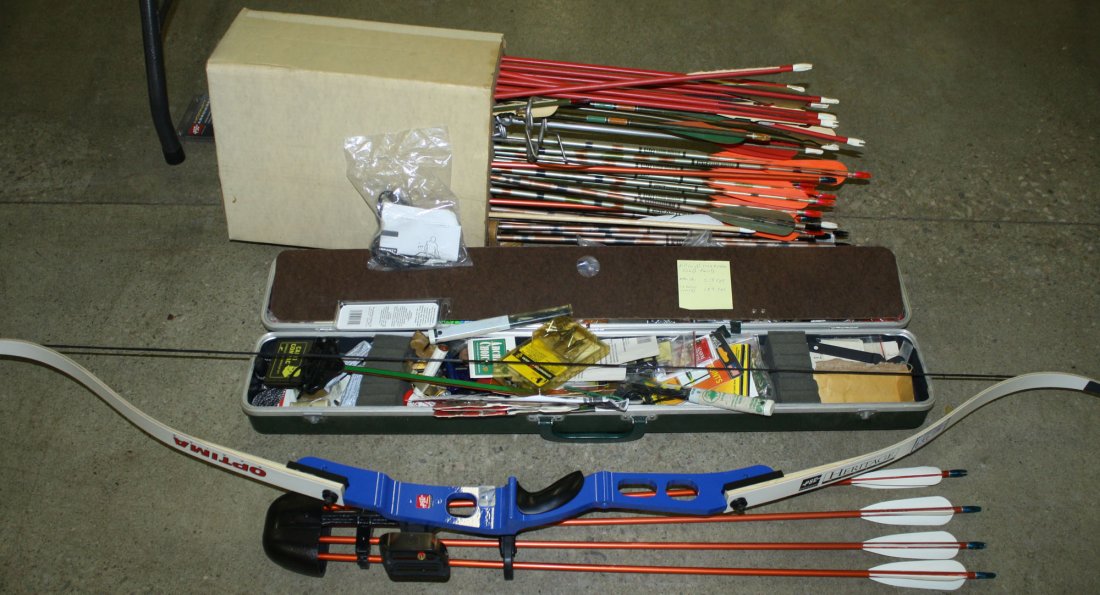 PSE archery Heritage series takedown recurve bow and: PSE archery Heritage series takedown recurve bow and accessories