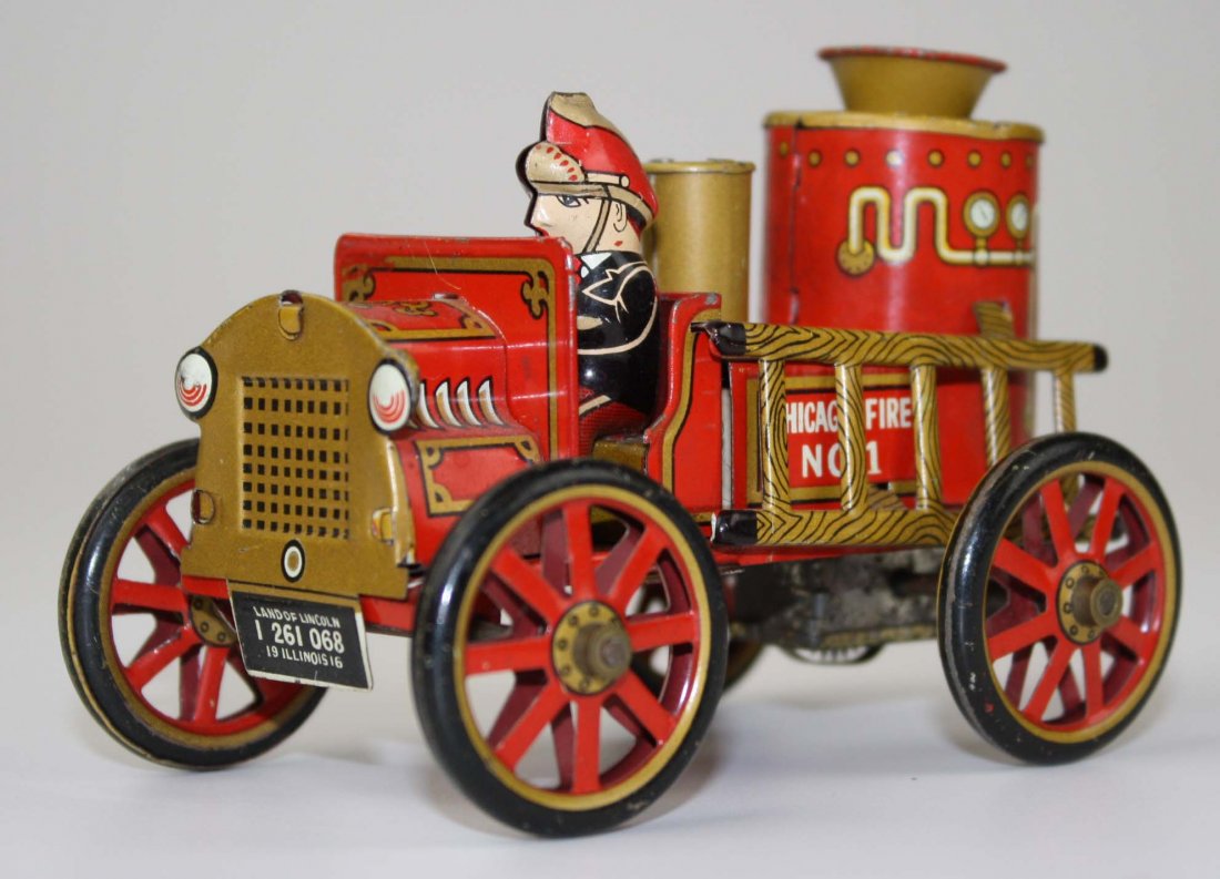 Line Mar 1916 Chicago tin litho fire engine, friction (1 of 6)