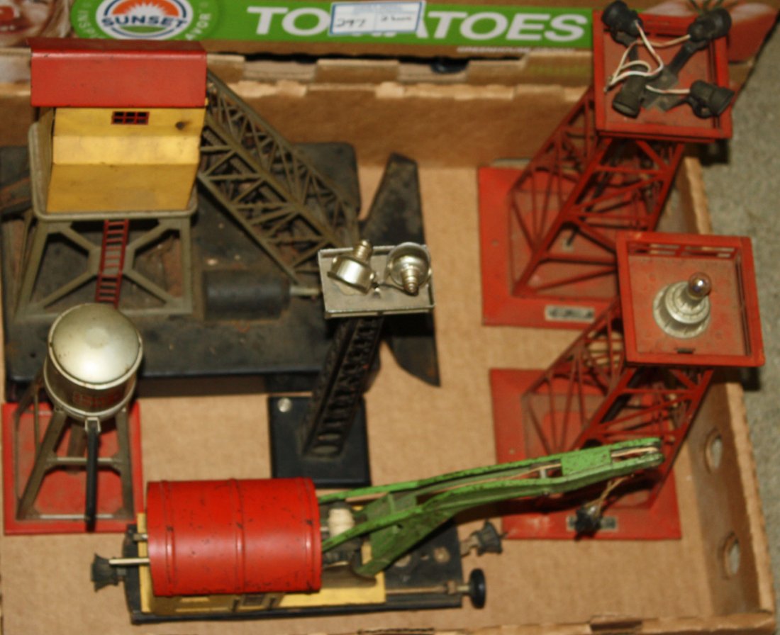 pre war Lionel “O” gauge coal elevator, 2810 (1 of 1)