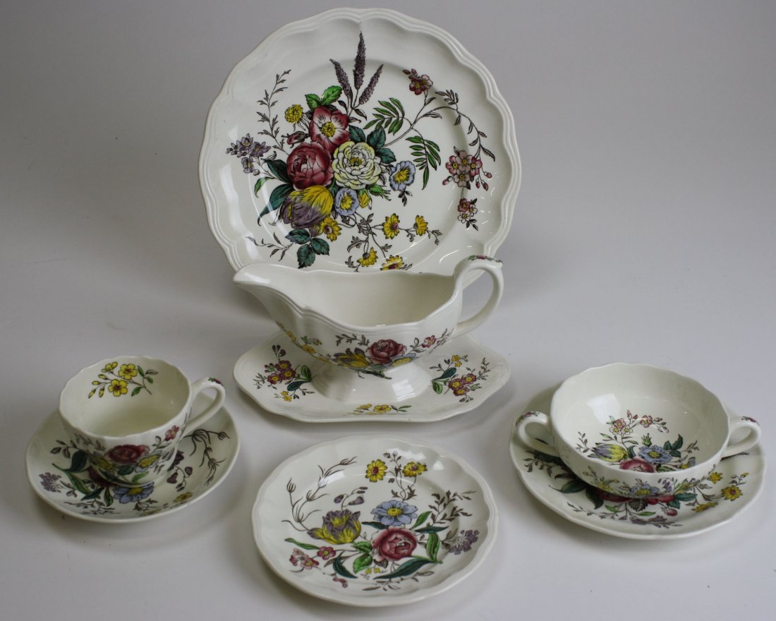 Copeland Spode Gainsborough 50 pc floral dec china: Copeland Spode Gainsborough 50 pc floral dec china dinner service