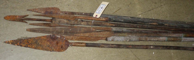 7 Ethnographic spears & spear tips- probably African &: 7 Ethnographic spears & spear tips- probably African & Oceana