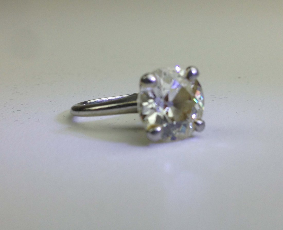 Ladies 3.2 ct. Old European round cut diamond 9.7mm x (1 of 1)