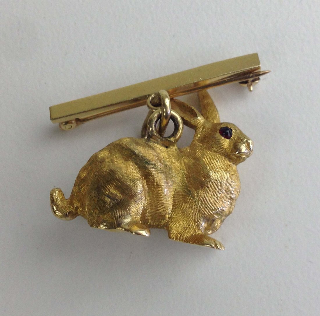 14k y.g. figural rabbit brooch pin 13.6 grams. Approx (1 of 1)