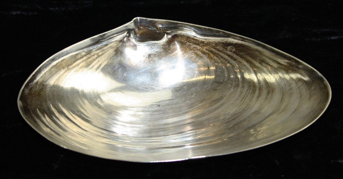 Wallace sterling clam shell form dish, 3.2 troy ozs, (1 of 3)