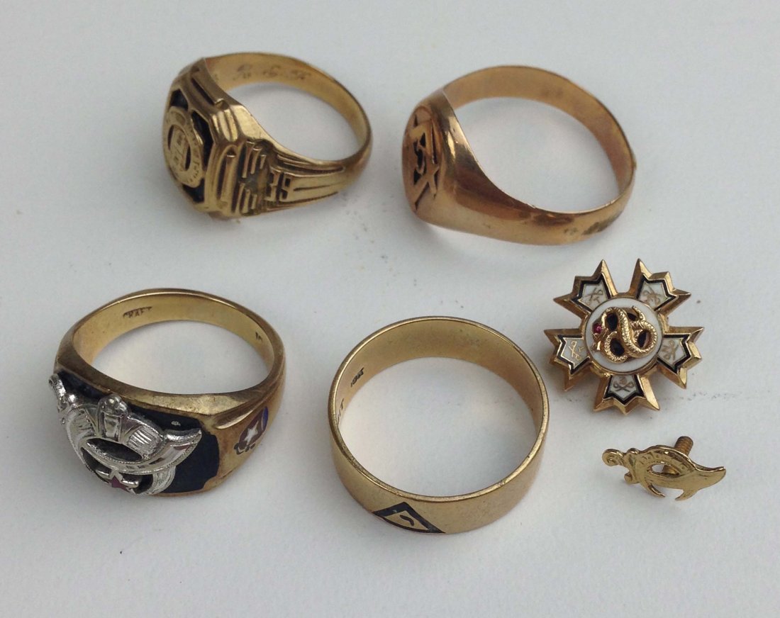 Lot of10k y.g. inc 4 men's rings and 2 fraternal pins. (1 of 1)