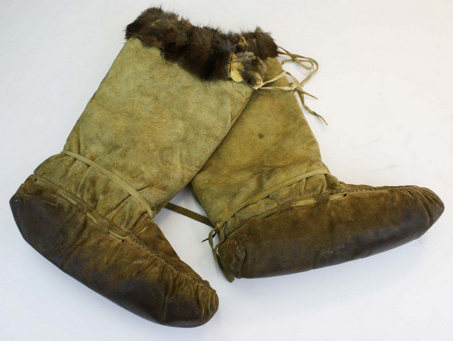 Chippewa men's hide & fur winter boots, length 11”, ht: Chippewa men's hide & fur winter boots, length 11”, ht 14”