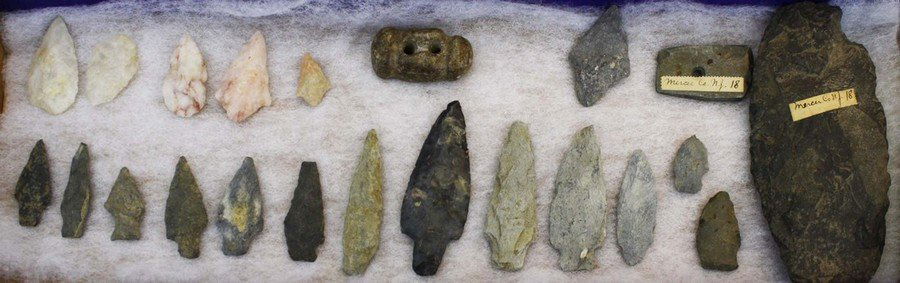 New Jersey, Delaware, Pennsylvania, & Rhode Island: New Jersey, Delaware, Pennsylvania, & Rhode Island prehistoric lithic artifacts, arrowheads, PA Adena spear point, Salt Pond, RI gorget, scrapers- 21 pcs, length 1”- 6.5”