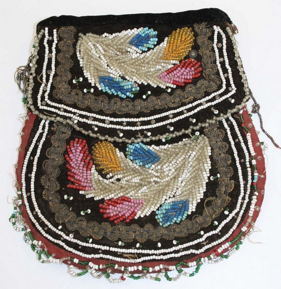 19th c NE Woodlands beaded cloth purse w/ cones &: 19th c NE Woodlands beaded cloth purse w/ cones & metallic tassels, chintzed interior, 7.5” x 7”