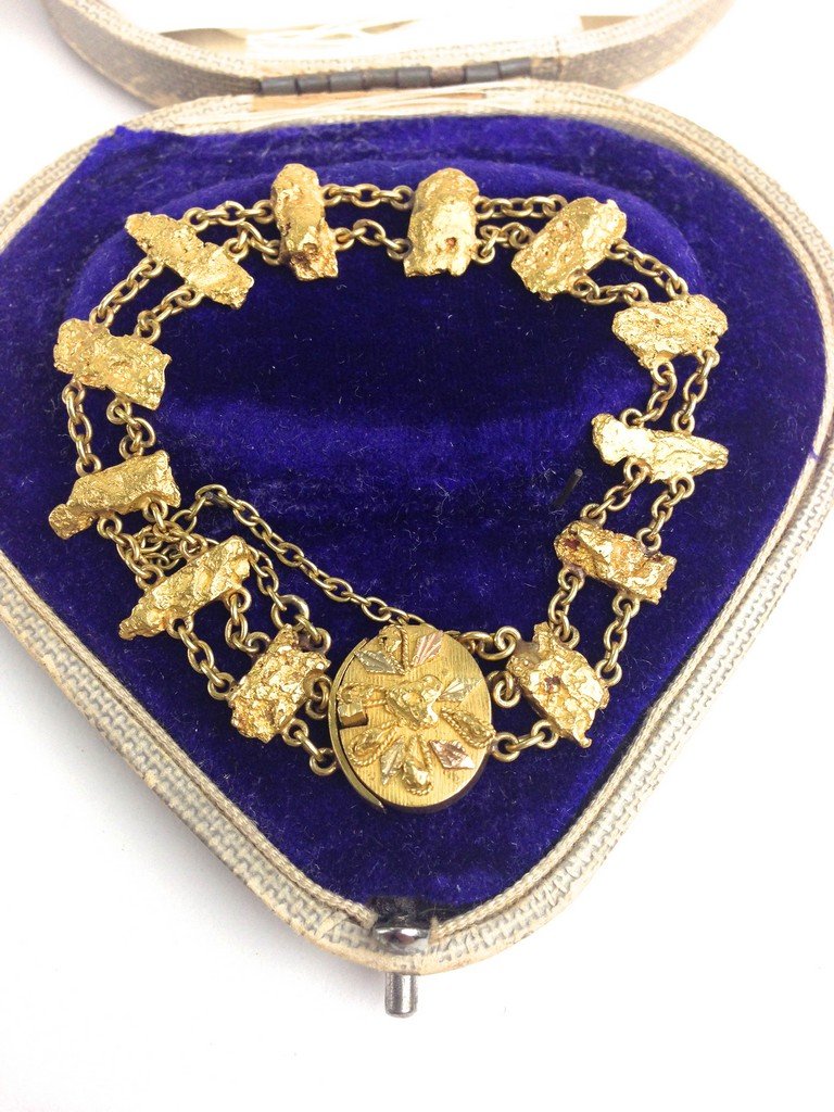 Gold nugget chain bracelet with 12 nuggets. Note " (1 of 2)