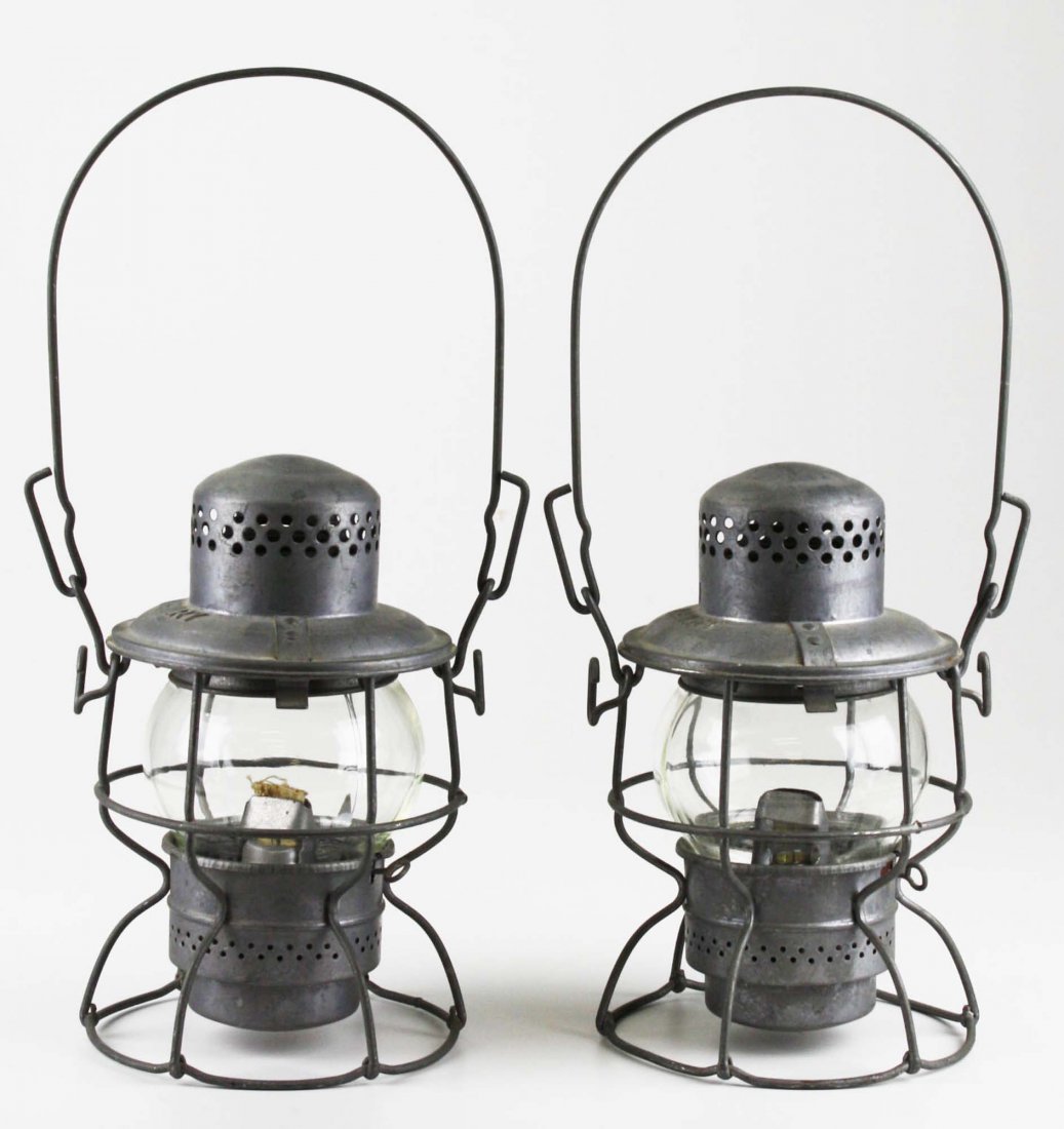pr of Norfolk & Western Railroad lanterns (1 of 4)