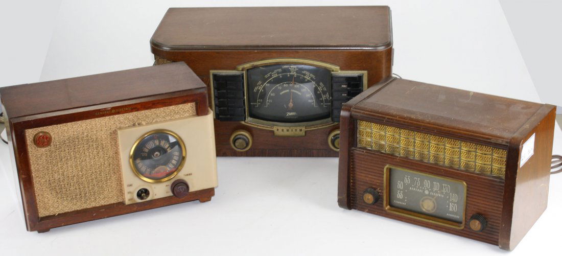 Zenith SS-632 Art Deco walnut case table top radio and (1 of 4)