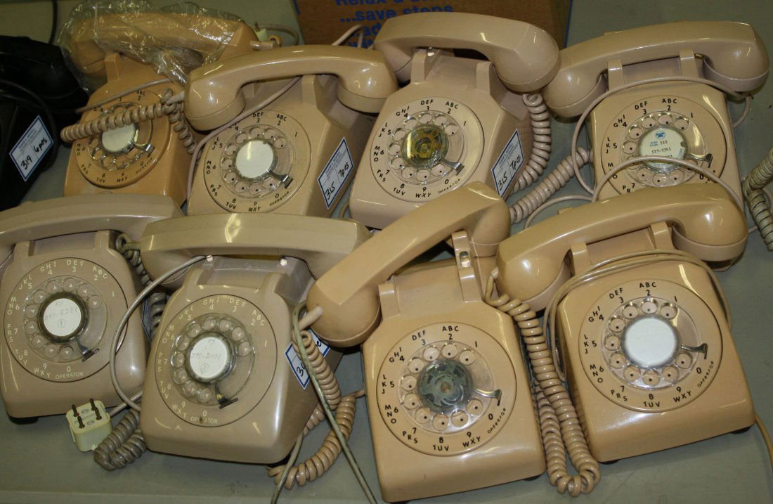 Group of 8 vintage Automatic Electric Monophone, Radio (1 of 1)