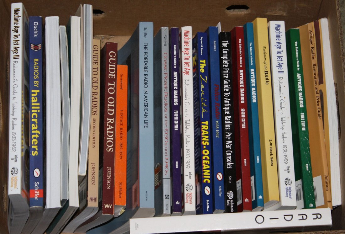 Large lot of 24 reference books on antique and vintage (1 of 1)