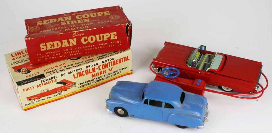 Marx De Luxe sedan coupe with siren plastic friction (1 of 1)