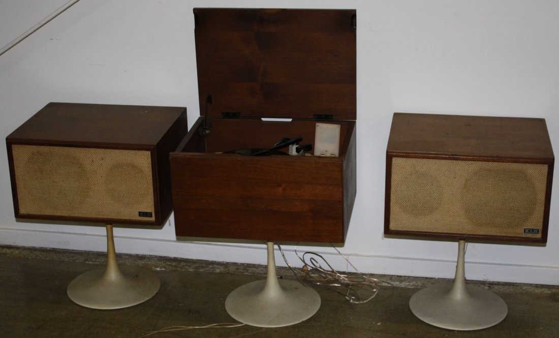KLH Model 20 three piece turntable with walnut case and (1 of 3)