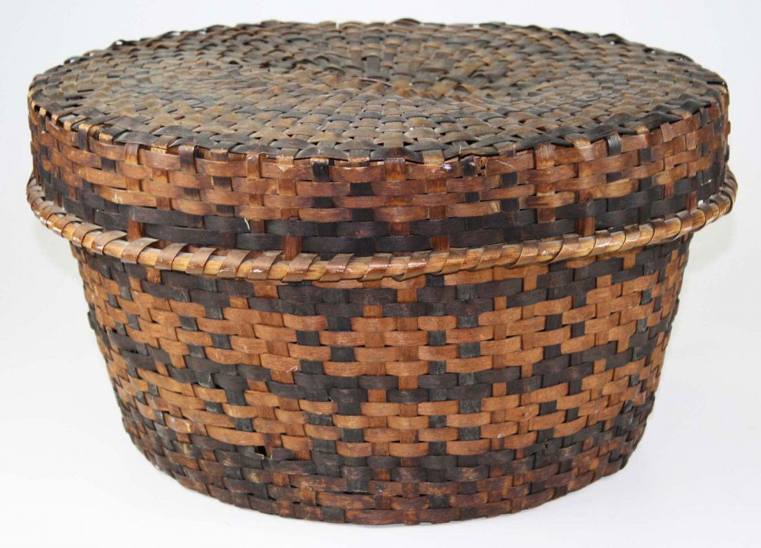 late 19th c Eastern Woodlands covered basket, probably (1 of 4)