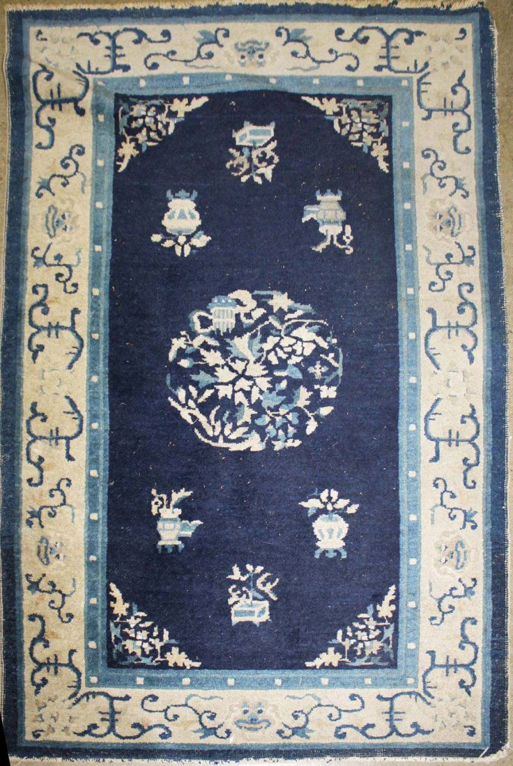 mid 20th c Chinese area rug, 2' 11” x 4' 8”: mid 20th c Chinese area rug, 2' 11” x 4' 8”