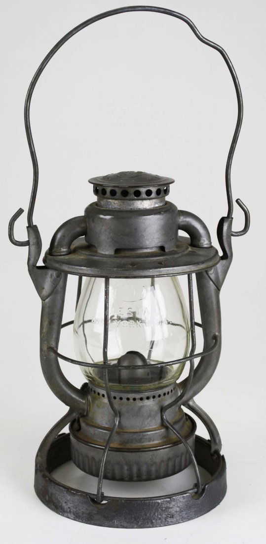 Dietz Vesta RR lantern with Pittsburgh & Lake Erie RR (1 of 5)