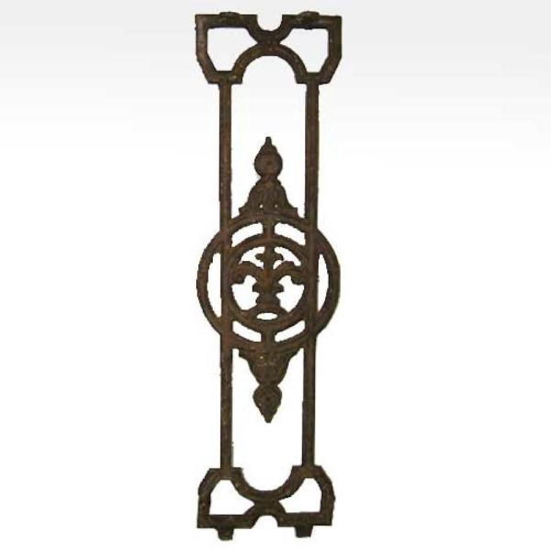 7 English Victorian Wrought Iron Balusters (1 of 4)