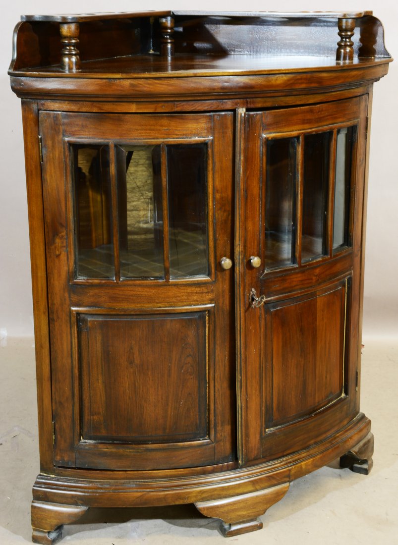 Colonial Style Mahogany Corner Cabinet (1 of 1)