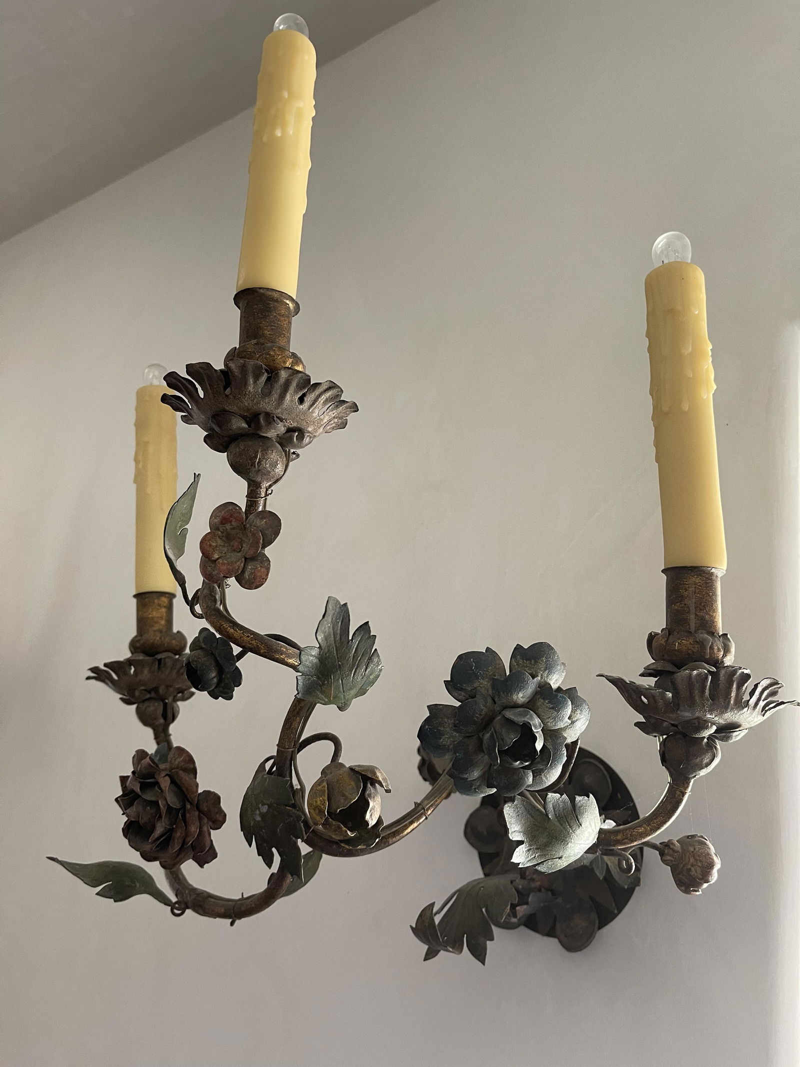 Pair of Italian Metal Tole Wall Sconces (1 of 4)