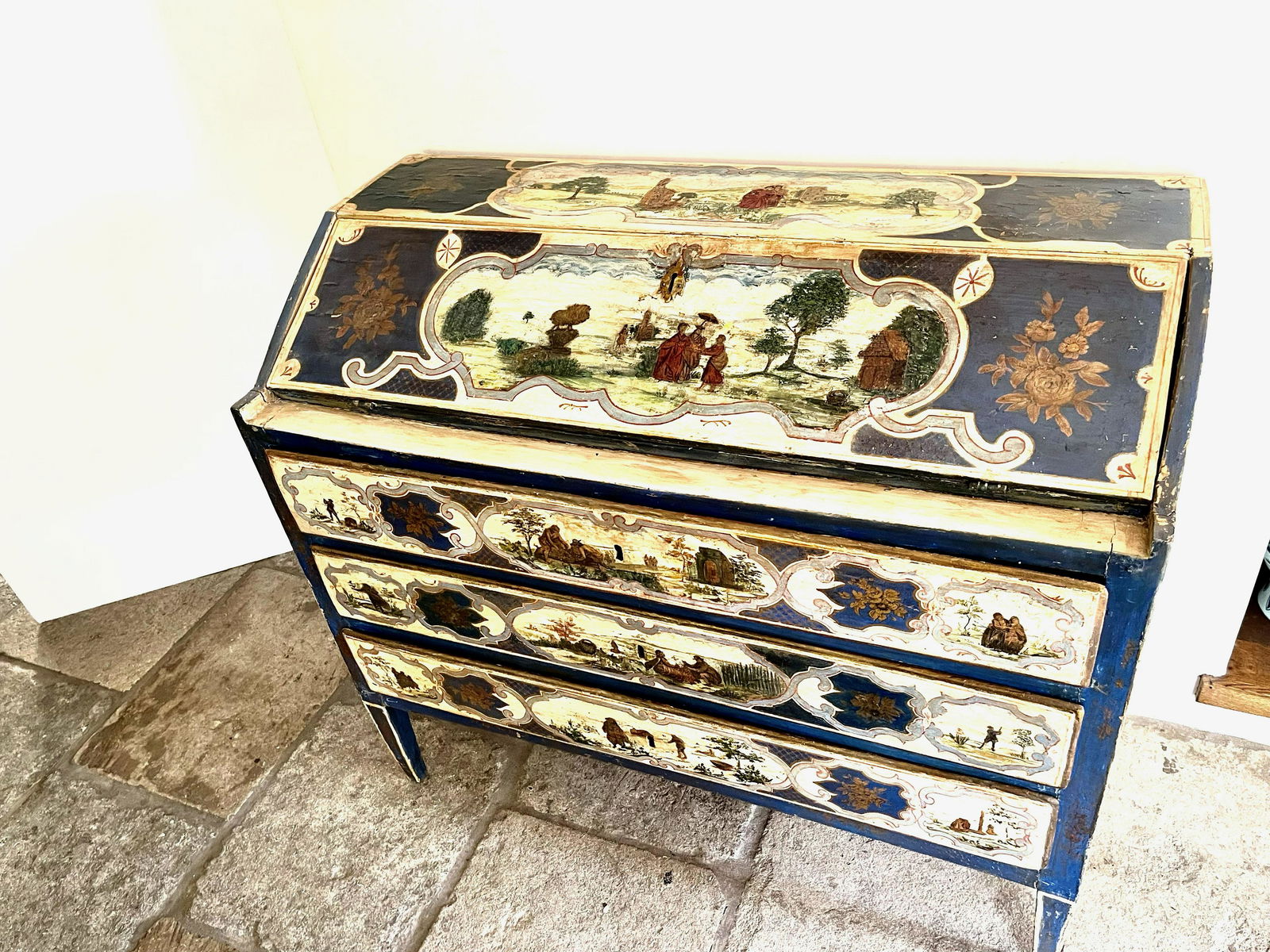 Fabulous Lacca Povera Venetion Chest (1 of 3)