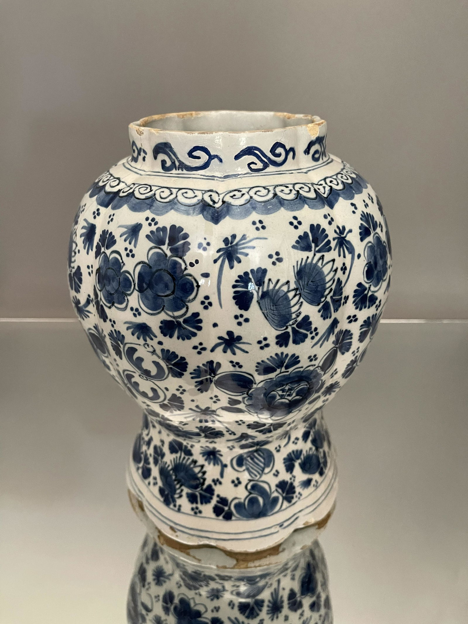 Dutch Delft Vase (1 of 2)