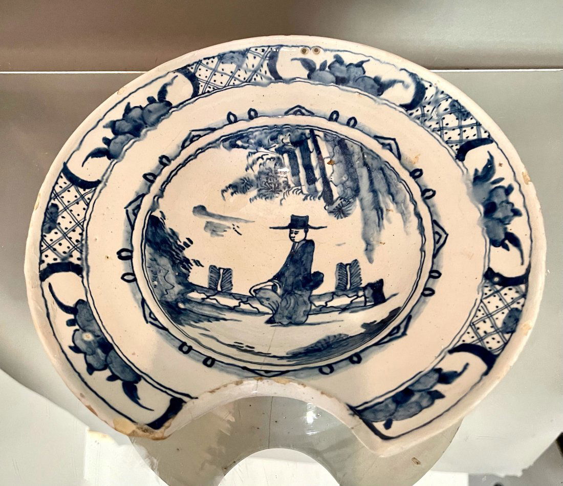 Blue & White Delft Shaving Bowl (1 of 2)