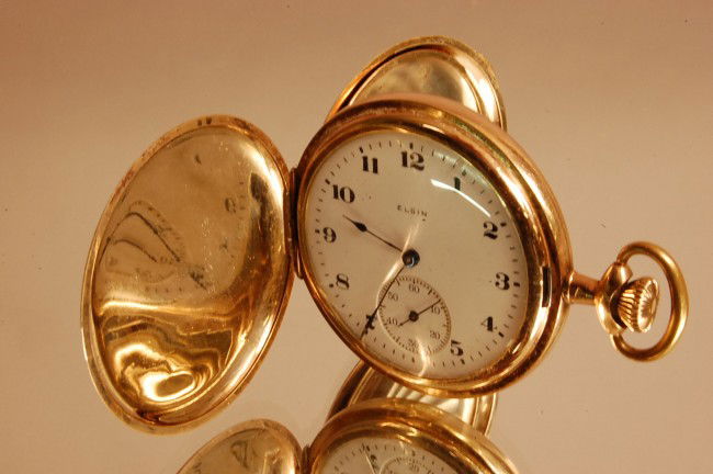 Elgin 7 Jewell Hunters Case Pocket Watch. 25 Year: Elgin 7 Jewell Hunters Case Pocket Watch. 25 Year Case. 2 1/2" l Ca. 1920