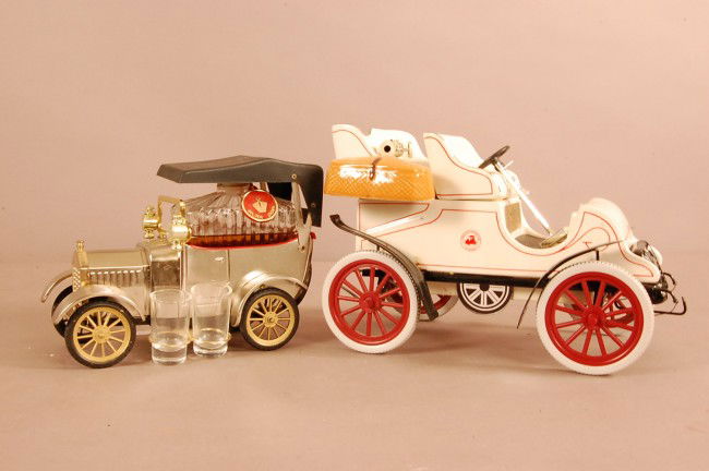 2 Model Cars.. Royal Crown 1918 Ford, 1903 Cadilla: 2 Model Cars.. Royal Crown 1918 Ford, 1903 Cadillac 8" t x 12" l x 7" w