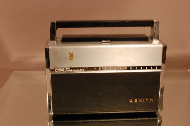 Zenith Transistor Portable Radio 7" t x 12" w x 7": Zenith Transistor Portable Radio 7" t x 12" w x 7" d