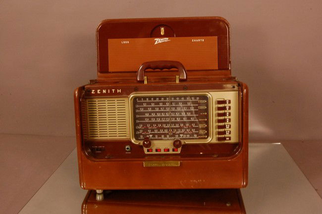 Zenith Trans-Oceanic Radio 11" t x 17" w x 9" d: Zenith Trans-Oceanic Radio 11" t x 17" w x 9" d Ca. 1950