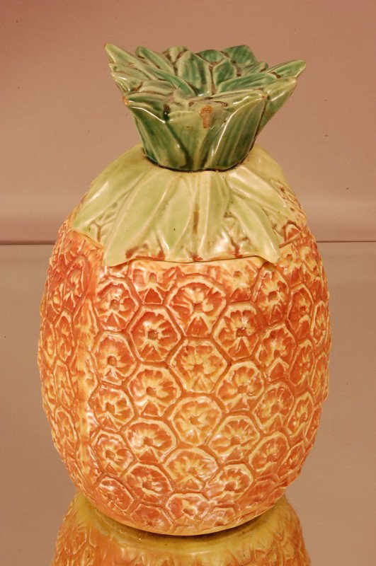 McCoy Cookie Jar. Chip flakes off top lid. 10 1/: McCoy Cookie Jar. Chip flakes off top lid. 10 1/2" t x 5" w Ca. 1920