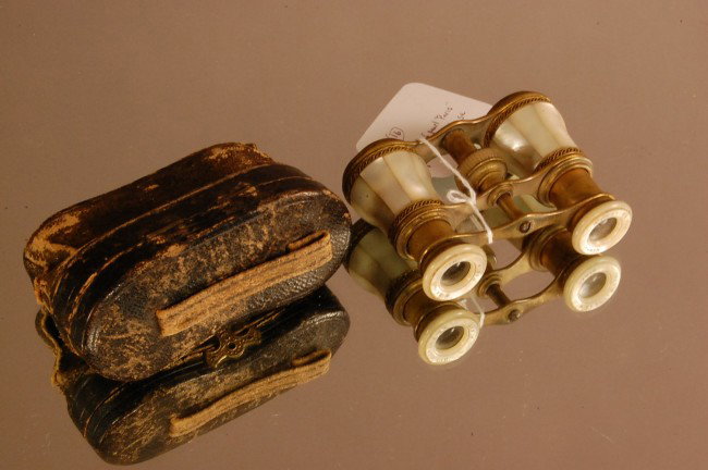 Pair of French Opera Glasses with Mother of Pearl : Pair of French Opera Glasses with Mother of Pearl and original leather case. Ca. 1890