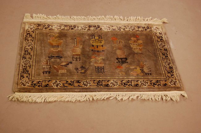 Chinese Pictoral Carpet 4' 0" x 2' 8": Chinese Pictoral Carpet 4' 0" x 2' 8"