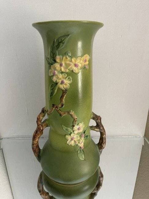 Roseville art pottery vase apple blossom pattern (1 of 2)