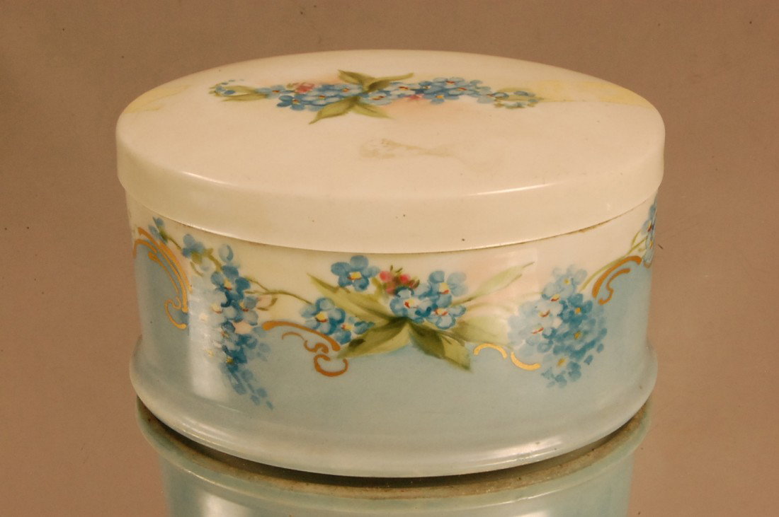 Bavarian Porcelain Dresser Box: Covered Oval, artist signed E.W. Marked M 2 Austria Dated 1916