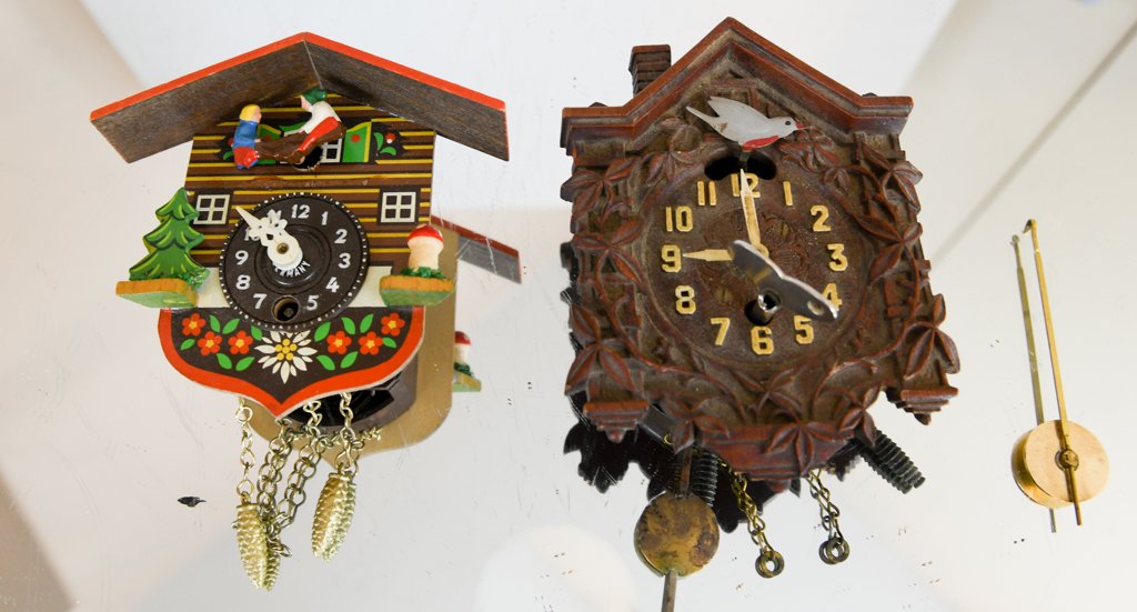 Lot of 2 Small Cuckoo Clocks (1 of 5)