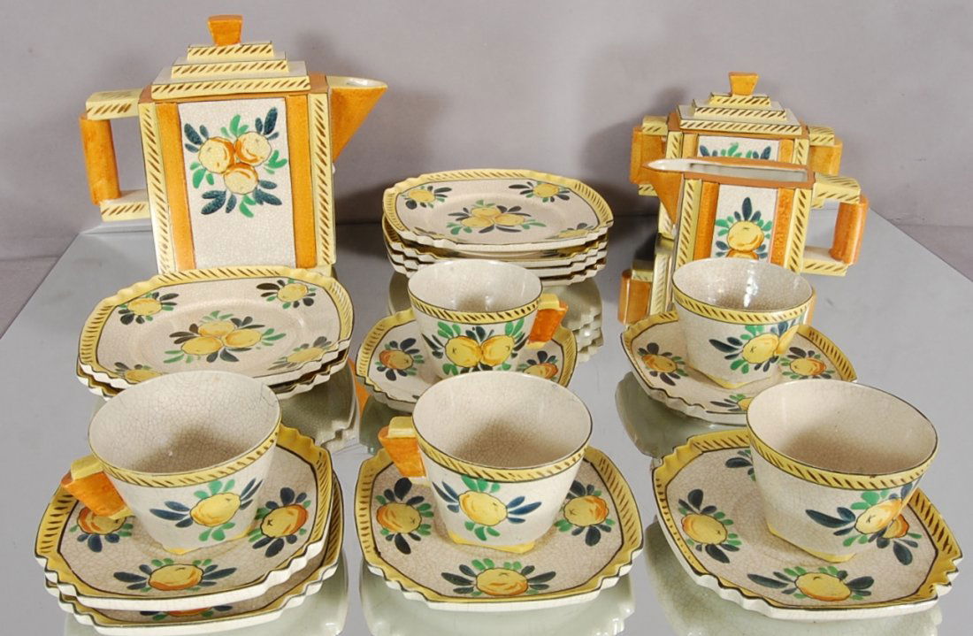 Japanese Hand painted tea set: 20 Pieces. Ca. 1920