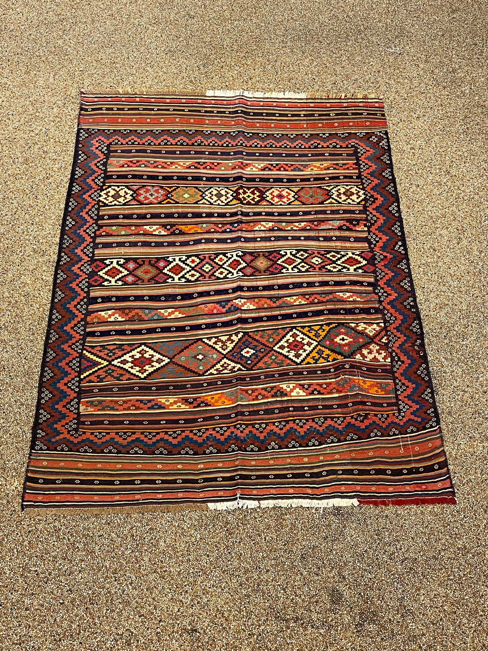Persian Ashari Kilim: 20th Century 4.10'x7.6' Hand knotted wool.