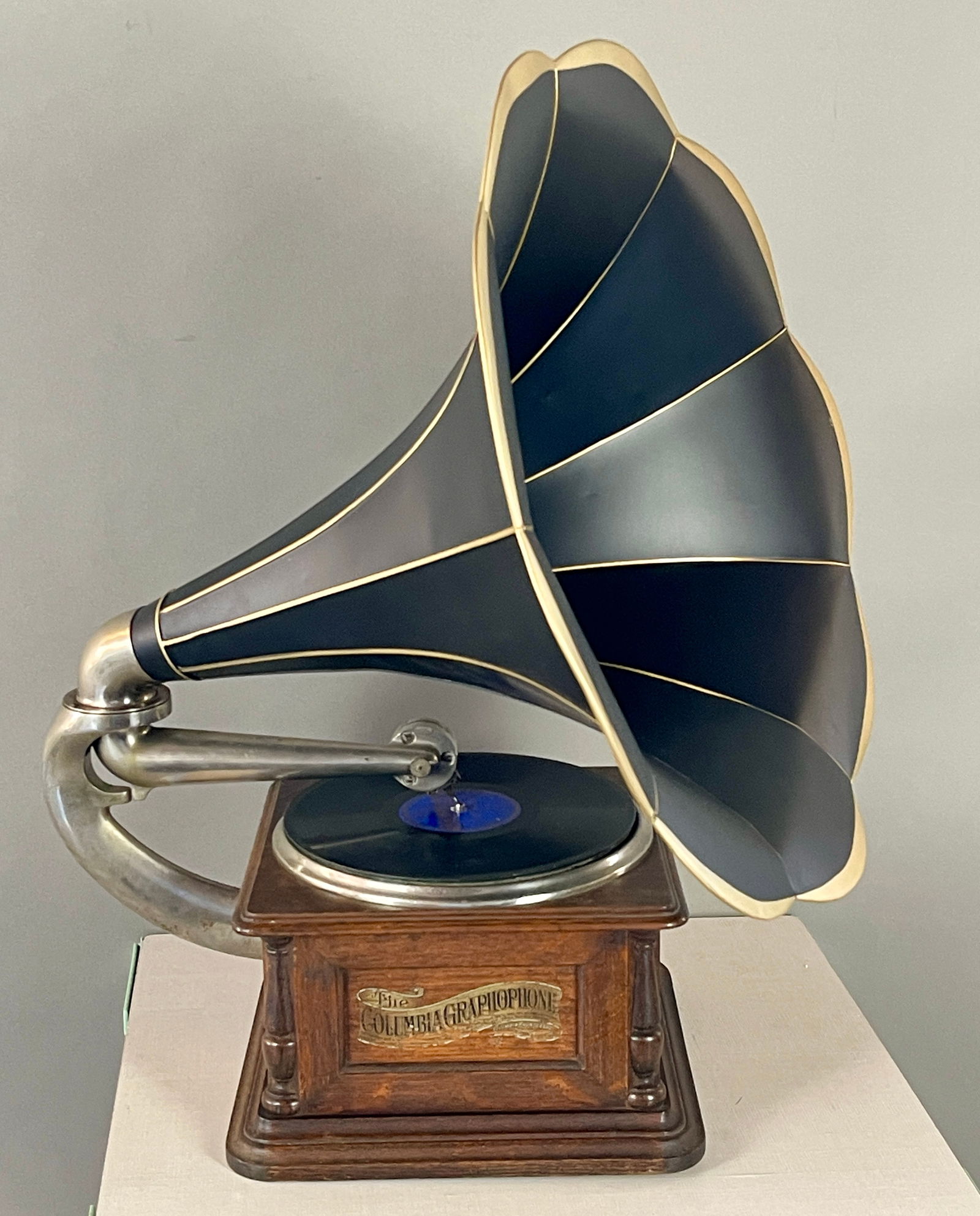 1901 Oak Columbia Graphophone (1 of 5)