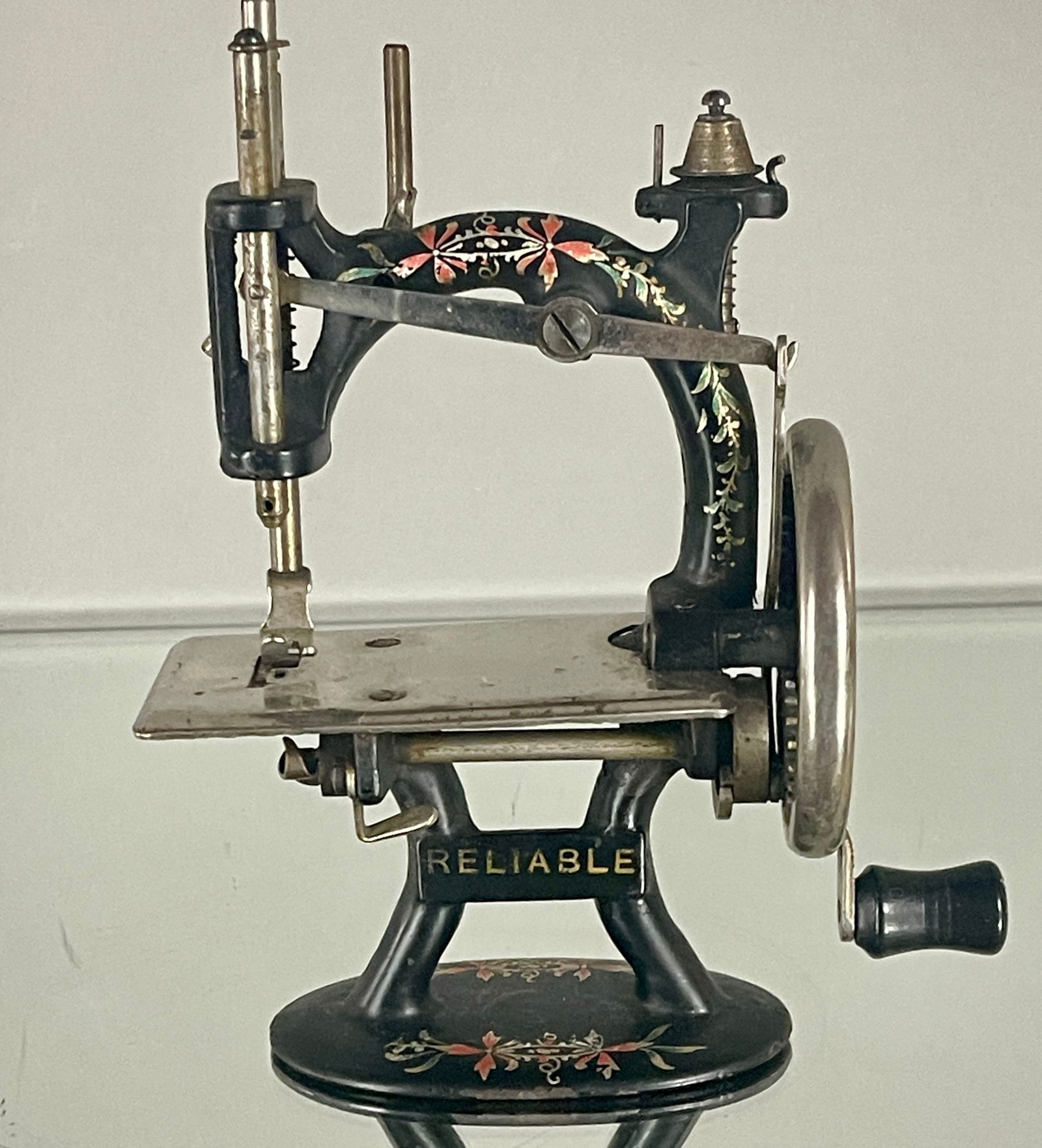 "Reliable" by Foley & Williams Miniature Sewing Machine (1 of 11)